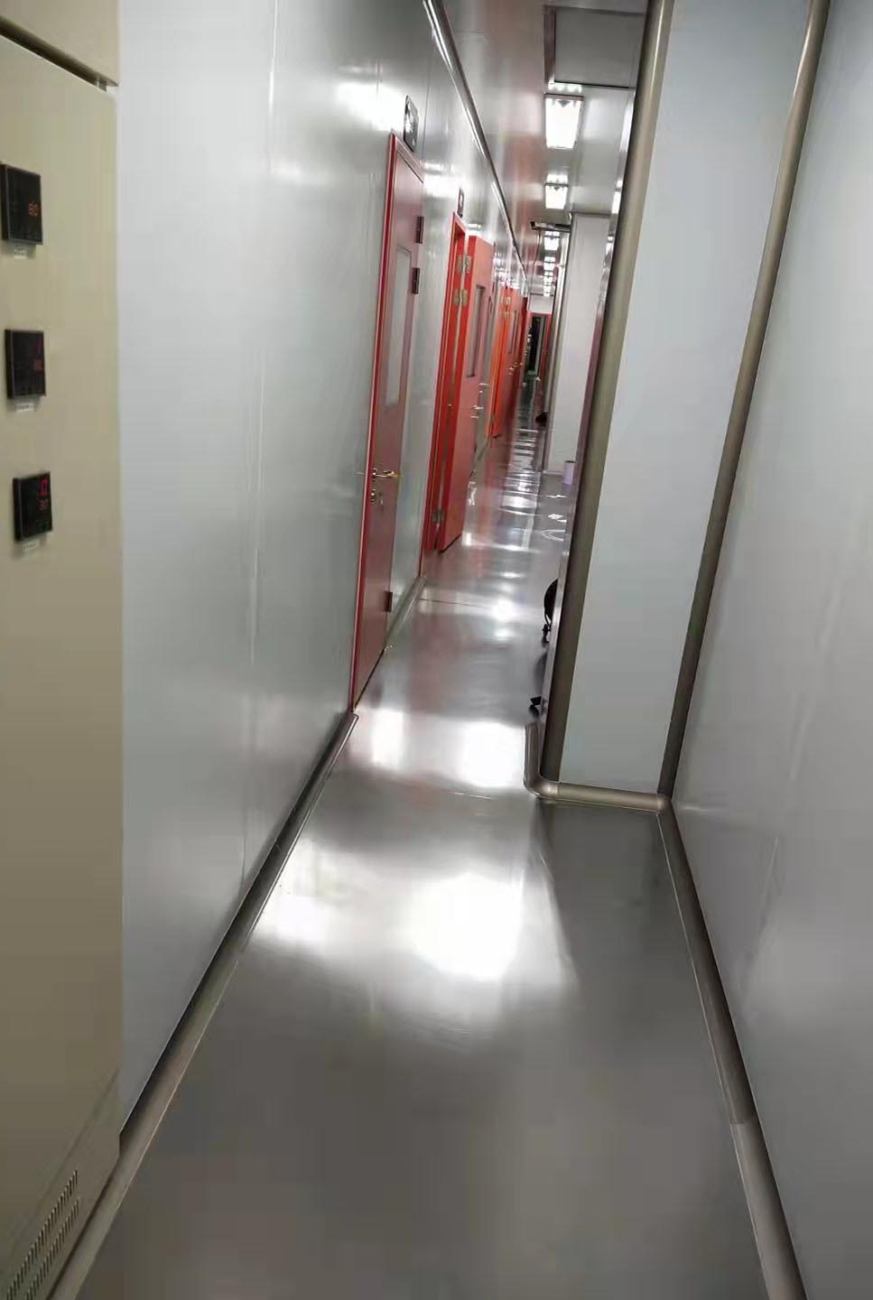 無塵自動<a href='http://www.zw16808.cn/' target='_blank' title='噴漆設(shè)備' style='color:#eb2828'><strong>噴漆設(shè)備</strong></a>.jpg